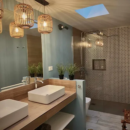 Nuria, Con Piscina Privada بيت للعطل